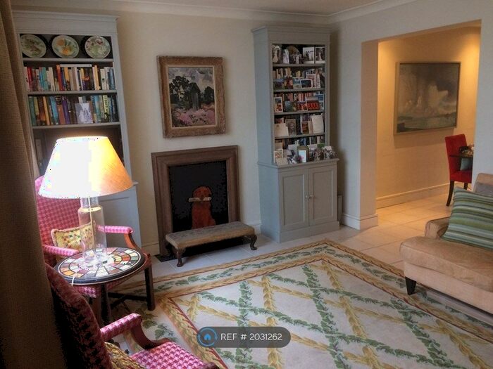 3 Bedroom Flat To Rent In Westmoreland Terrace, London, SW1V