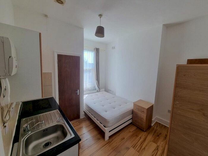 Studio To Rent In Parkhurst Road, London, N22