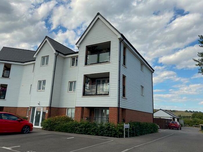 2 Bedroom Flat To Rent In Castle View, Hythe, CT21