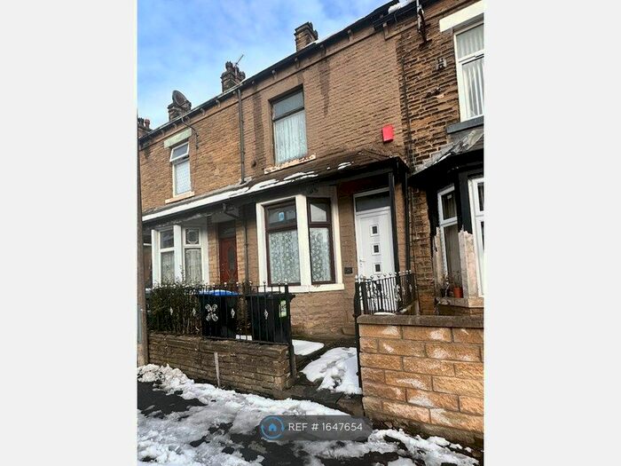 4 Bedroom Terraced House To Rent In Thornbury Drive, Bradford, BD3