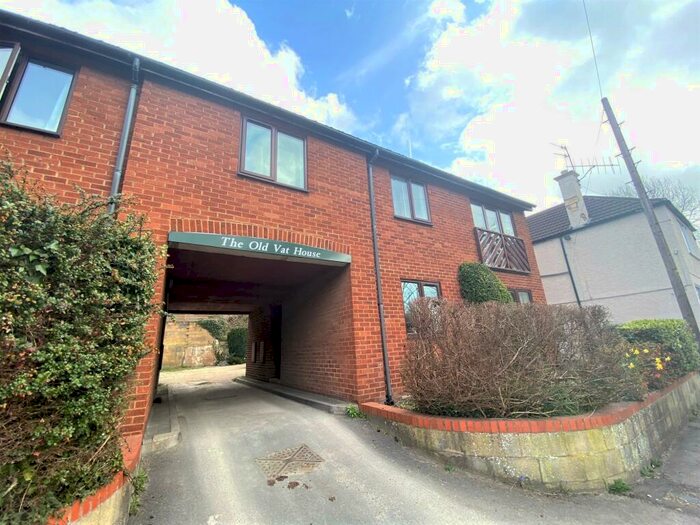 2 Bedroom Apartment To Rent In London Road, Thrupp, GL5