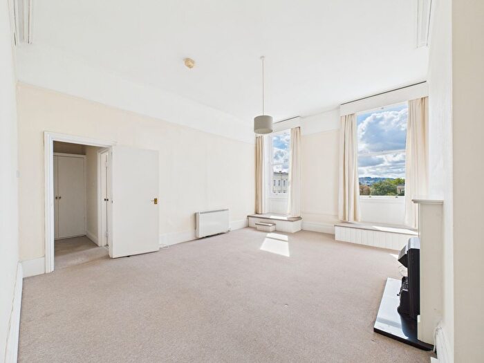 2 Bedroom Flat To Rent In Suffolk Square, Cheltenham, GL50