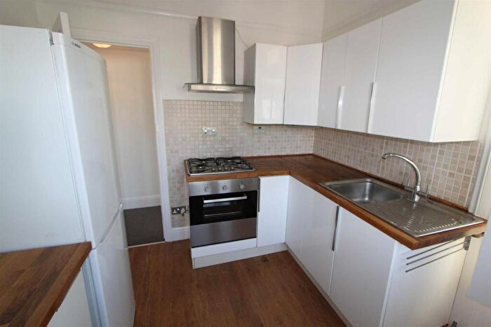 2 Bedroom Flat To Rent In Silversea Drive, Westcliff On Sea, SS0