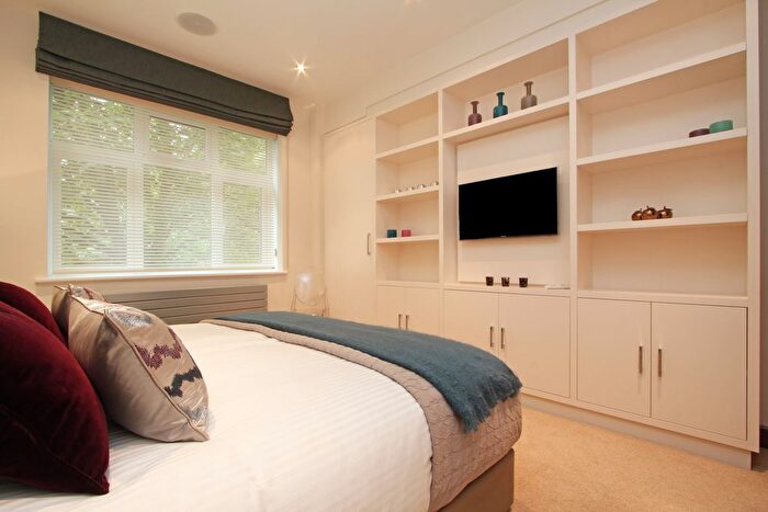 3 Bedroom Flat To Rent In Kingston House South, Ennismore Gardens, London, SW7