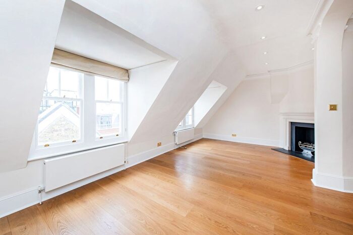 2 Bedroom Flat To Rent In Drayton Gardens, Chelsea, SW10