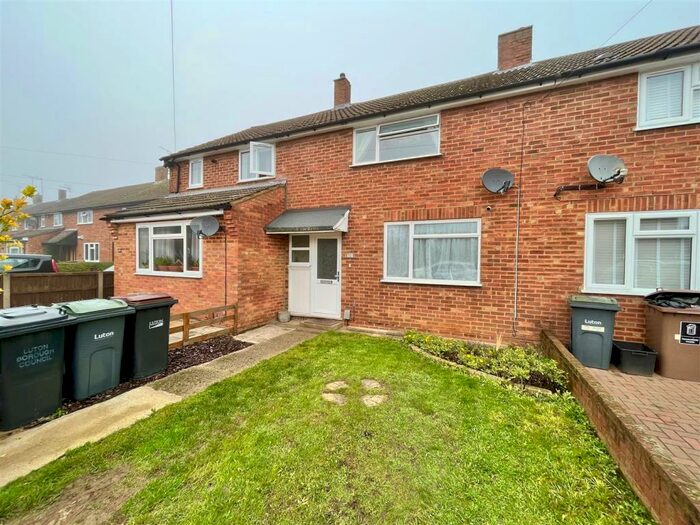 3 Bedroom Terraced House To Rent In Briar Close, Luton, LU2