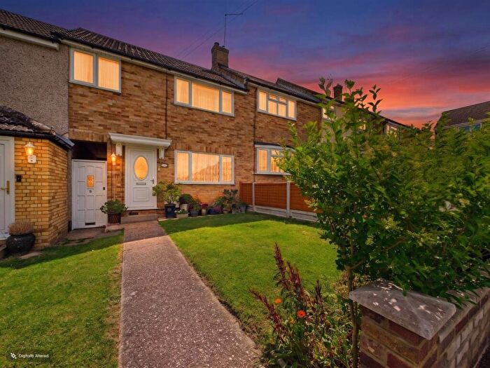 3 Bedroom Terraced House For Sale In Laburnum Drive, Chelmsford, CM2