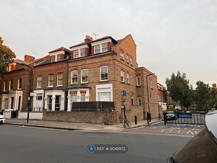 2 Bedroom Flat To Rent In Gloucester Drive, London, N4