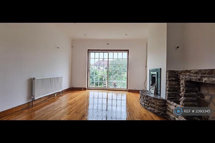 4 Bedroom Semi-Detached House To Rent In Greenvale Road, London, SE9
