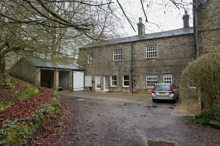 3 Bedroom Semi-Detached House To Rent In Dean Lane, Sowerby, HX6