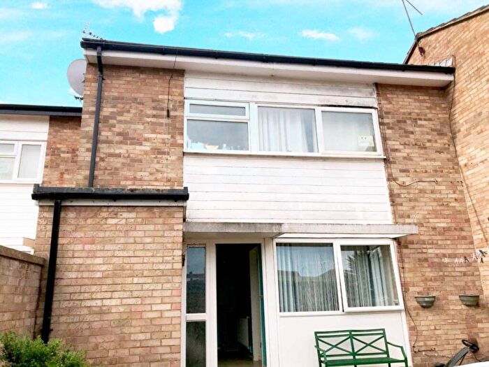 3 Bedroom House To Rent In Fairfax Crescent, Aylesbury, HP20
