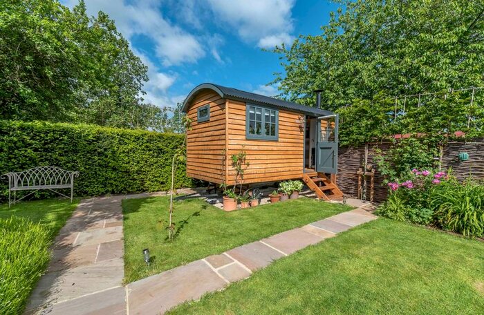 Mobile/park Home For Sale In Shepherds Hut, Barton On The Heath, GL56