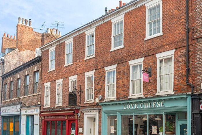 2 Bedroom Flat For Sale In Gillygate, York, YO31