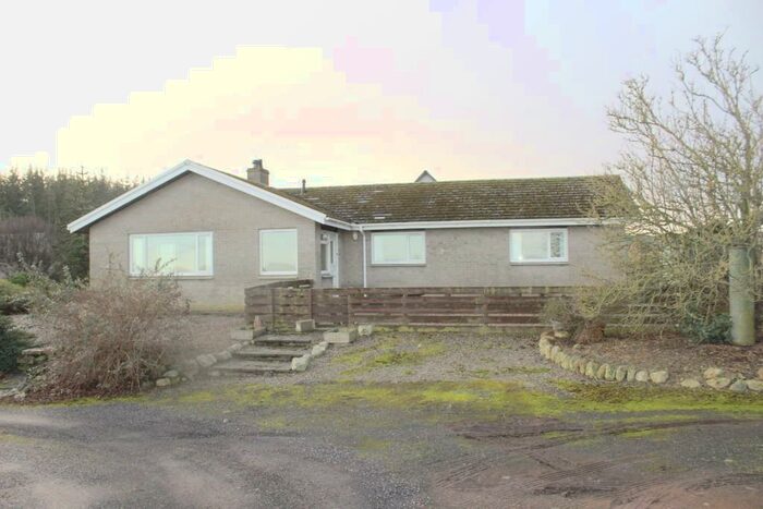 3 Bedroom Detached Bungalow To Rent In The Cottage, IV2