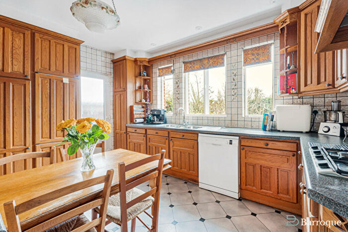 5 Bedroom House For Sale In Arden Road, Finchley, N3