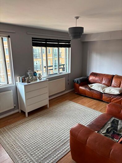 2 Bedroom Flat For Sale In Broomfield Street, London, E14