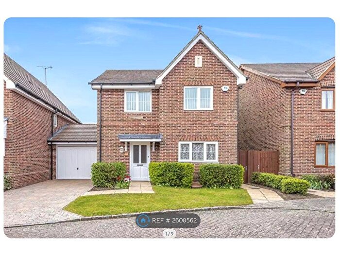 3 Bedroom Detached House To Rent In Longcroft Gardens, Shinfield, Reading, RG2