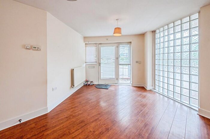 1 Bedroom Apartment For Sale In Alfred Knight Way, Birmingham, B15