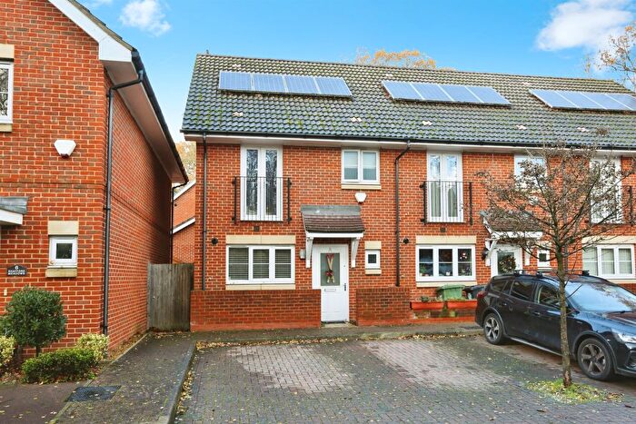 3 Bedroom End Terrace House For Sale In Shafford Meadows, Hedge End, Southampton, SO30