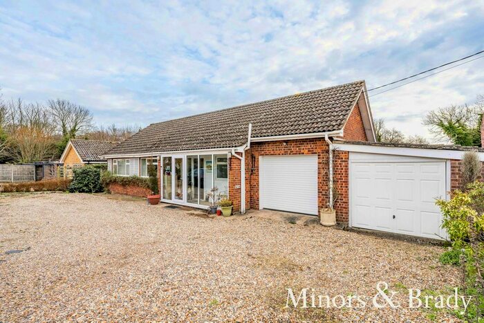3 Bedroom Detached Bungalow For Sale In Fakenham Road, East Bilney, Dereham, NR20