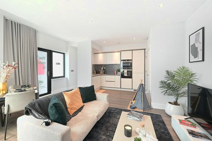 1 Bedroom Flat To Rent In Merrick Road, Southall, UB2