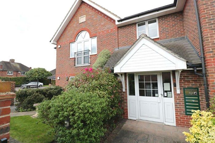 2 Bedroom Flat To Rent In Marsh Place, Pangbourne, RG8