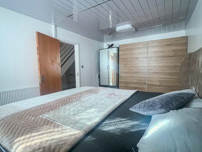 4 Bedroom Terraced House To Rent In Bassett Croft, Birmingham, B10