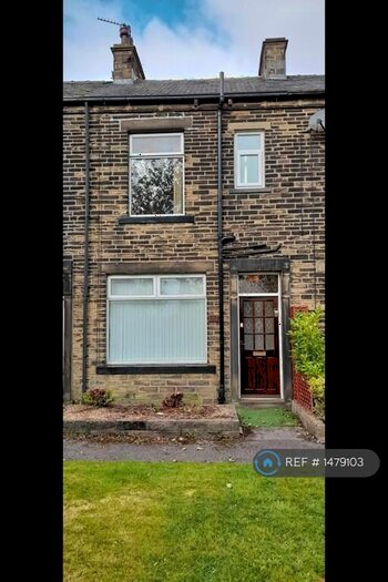 2 Bedroom Terraced House To Rent In Dick Lane, Bradford, BD4