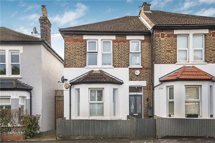 1 Bedroom Apartment For Sale In Birchanger Road, London, SE25