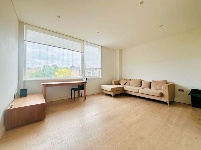 2 Bedroom Flat For Sale In Orsman Road, London, N1