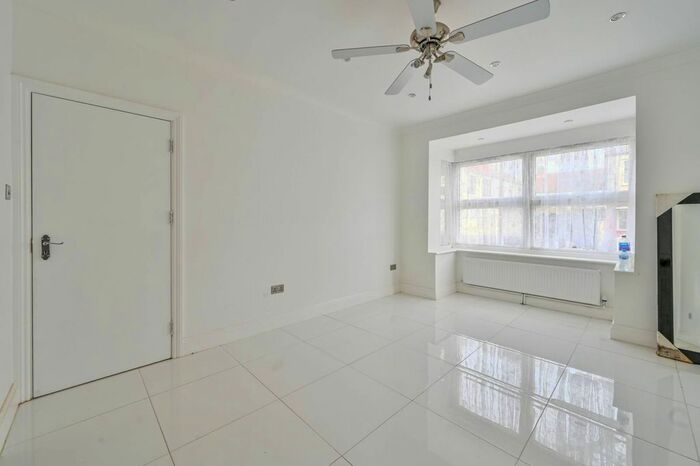 6 Bedroom Property To Rent In Lens Road, Upton Park, London, E7