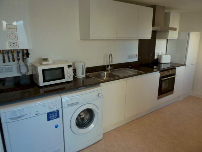2 Bedroom Property To Rent In Welbeck Avenue, Gff, PL4