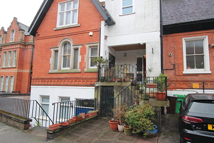 2 Bedroom Apartment To Rent In A Newcastle Drive, NG7