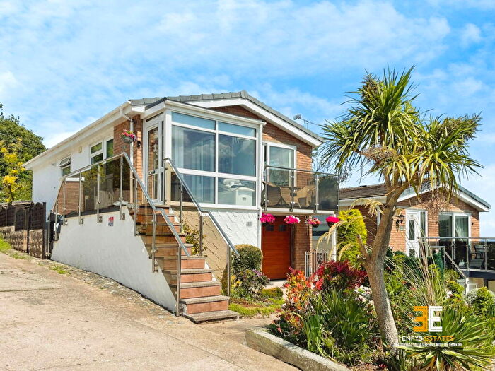 3 Bedroom Detached Bungalow For Sale In Ormeside, Penrhynside, LL30