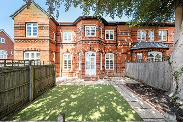 3 Bedroom Terraced House For Sale In The Courtyard, Maidenhead, SL6