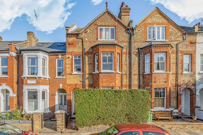 2 Bedroom Flat For Sale In Ingham Road, West Hampstead, NW6