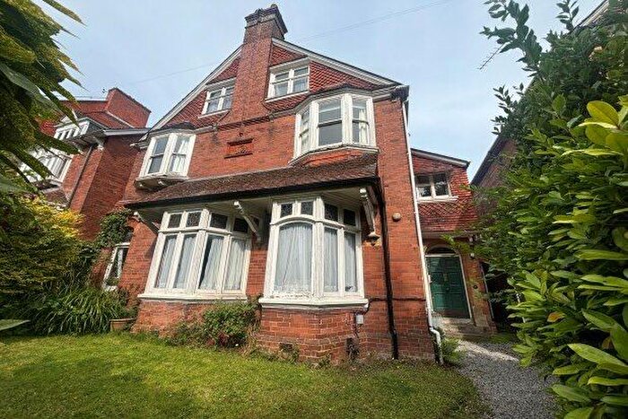 2 Bedroom Flat To Rent In Pennsylvania Road, Exeter, EX4