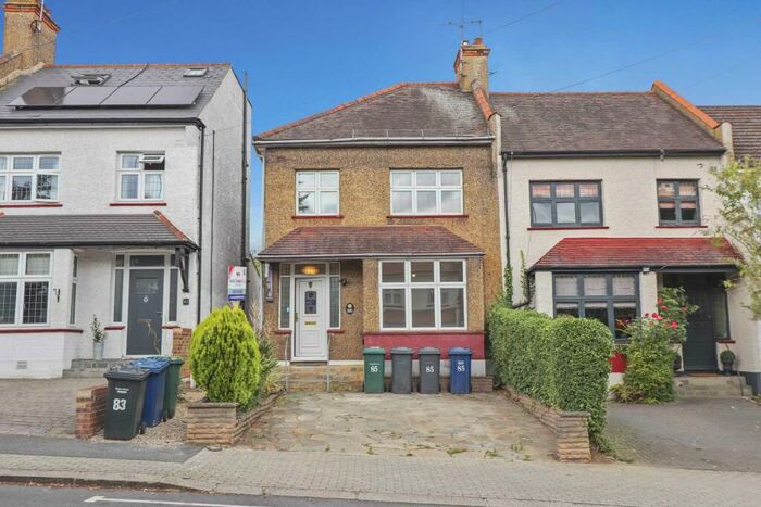 3 Bedroom End Of Terrace House To Rent In Horsham Avenue, London, N12
