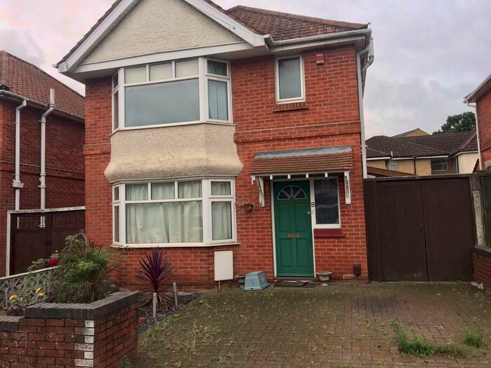 4 Bedroom House To Rent In Phillimore Road, Southampton, SO16