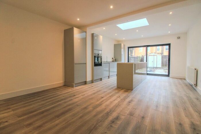 3 Bedroom Terraced House To Rent In Northway Road, Addiscombe, Croydon, CR0