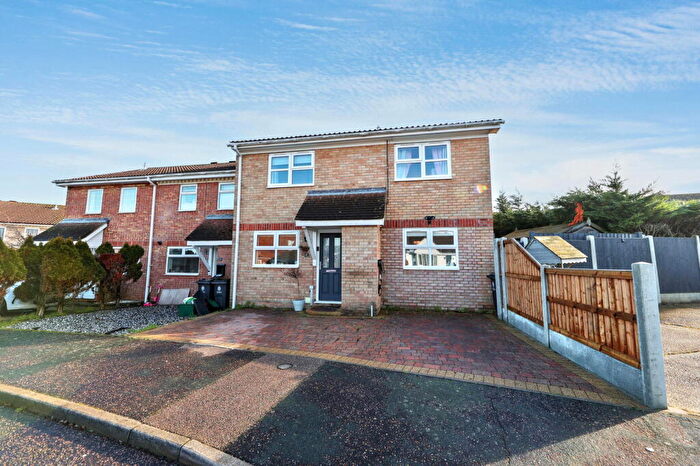 3 Bedroom End Of Terrace House For Sale In Dorking Crescent, Clacton-on-sea, CO16