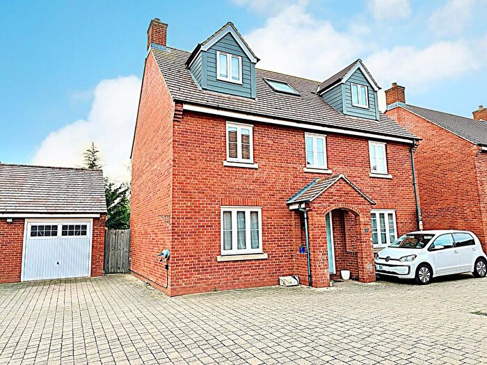 5 Bedroom Detached House To Rent In Swan Road Bedford, MK42