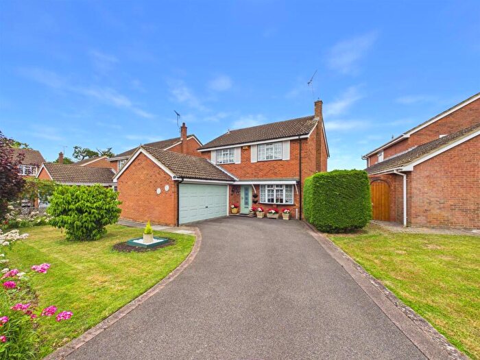 4 Bedroom House For Sale In Allonby Way, Aylesbury, HP21