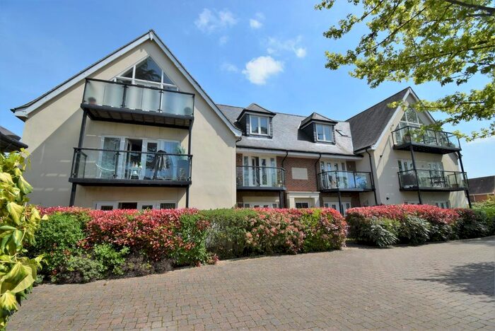 2 Bedroom Flat To Rent In Windsor Lane, Burnham, Slough, SL1