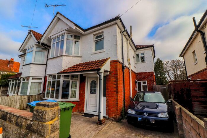 6 Bedroom Semi-Detached House To Rent In Merton Road, Southampton, SO17