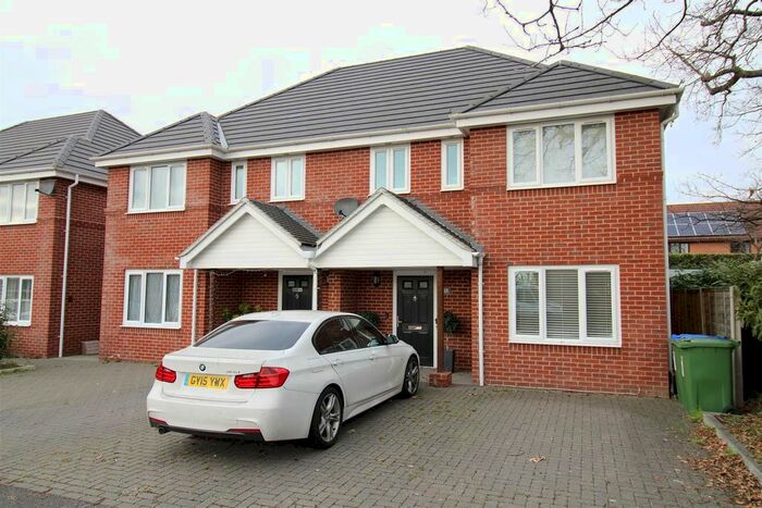 3 Bedroom Property To Rent In Highlands Road, Fareham, PO15