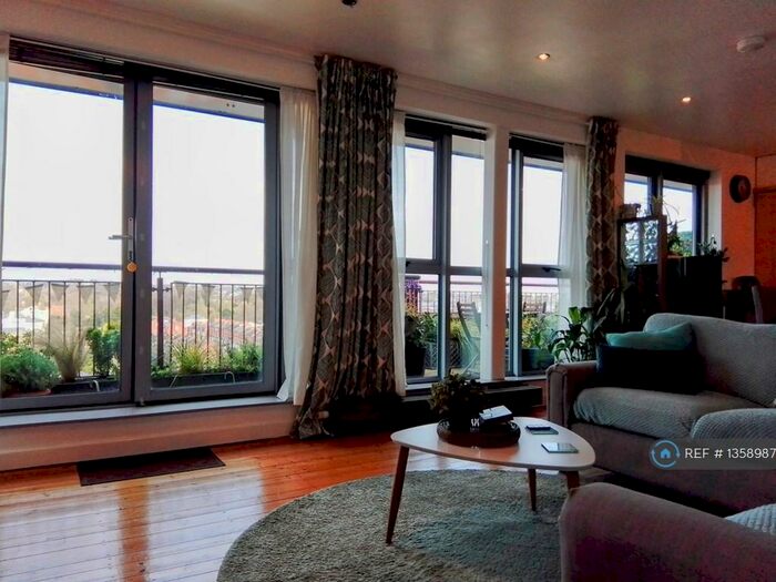 2 Bedroom Penthouse To Rent In Portland Square, Nottingham, NG7