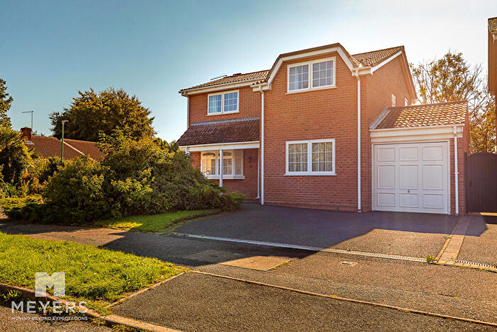 4 Bedroom Detached House For Sale In Tytherley Green, Bournemouth, BH8