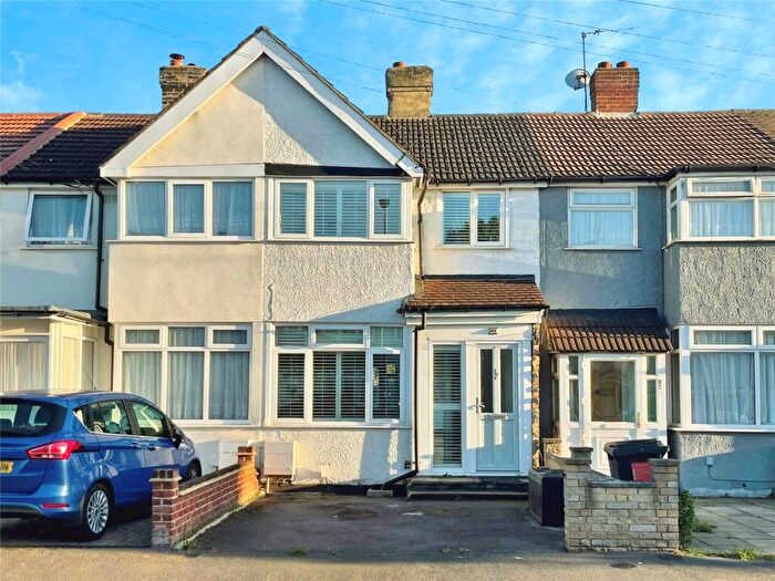 3 Bedroom Terraced House For Sale In Elm Park Avenue, Elm Park, Hornchurch, RM12