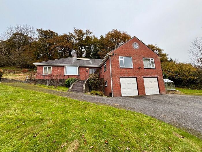 3 Bedroom Bungalow To Rent In Y Fan, Llanidloes, Powys, SY18